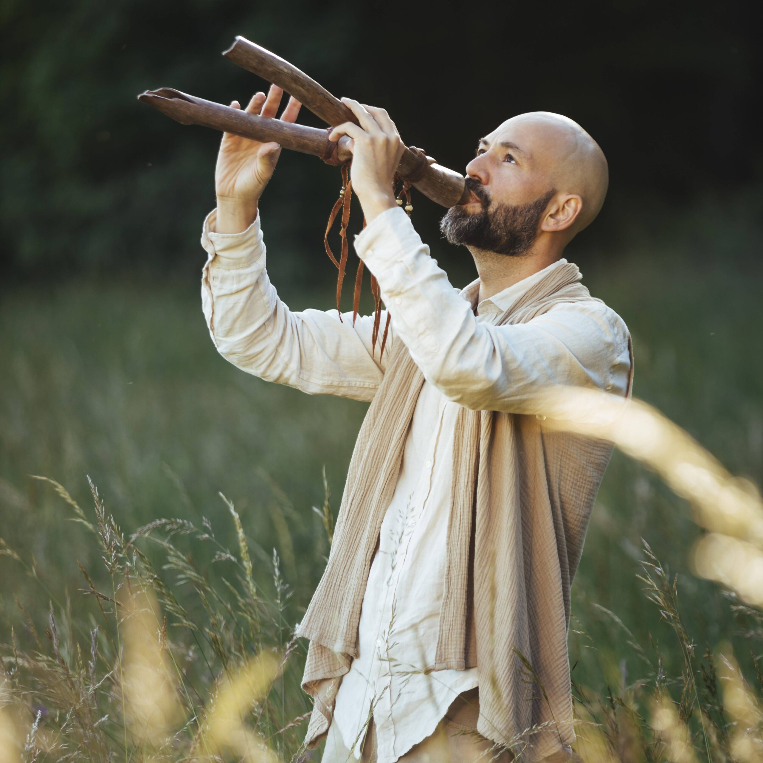 amin varkonyi - flute playing